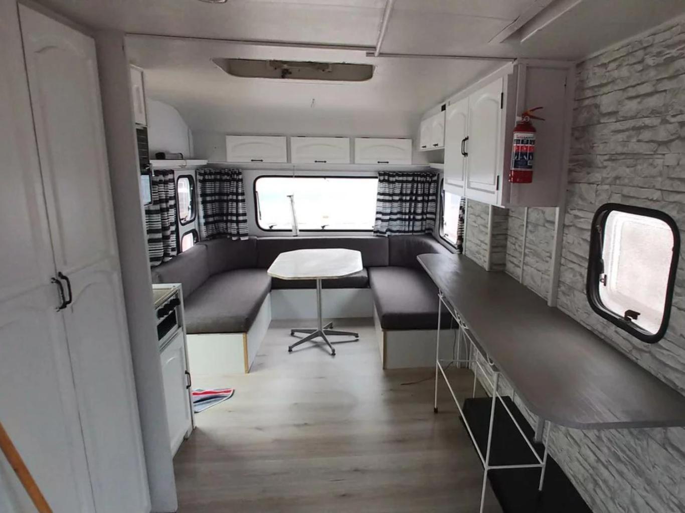 Excelsior Airstream Glamping Holiday home *